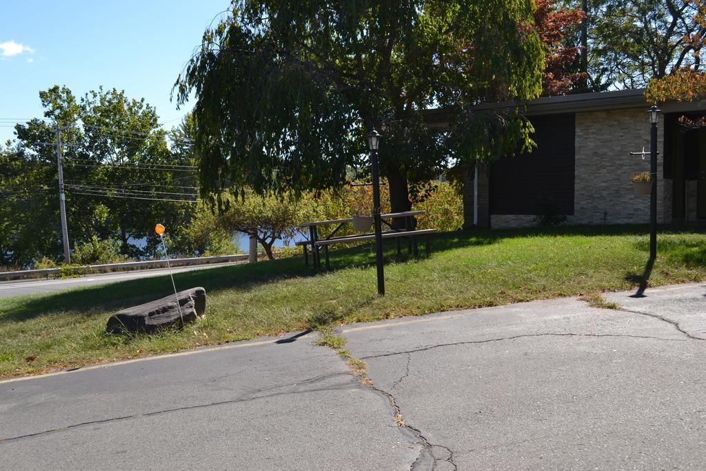 Mount Holyoke Inn エクステリア 写真